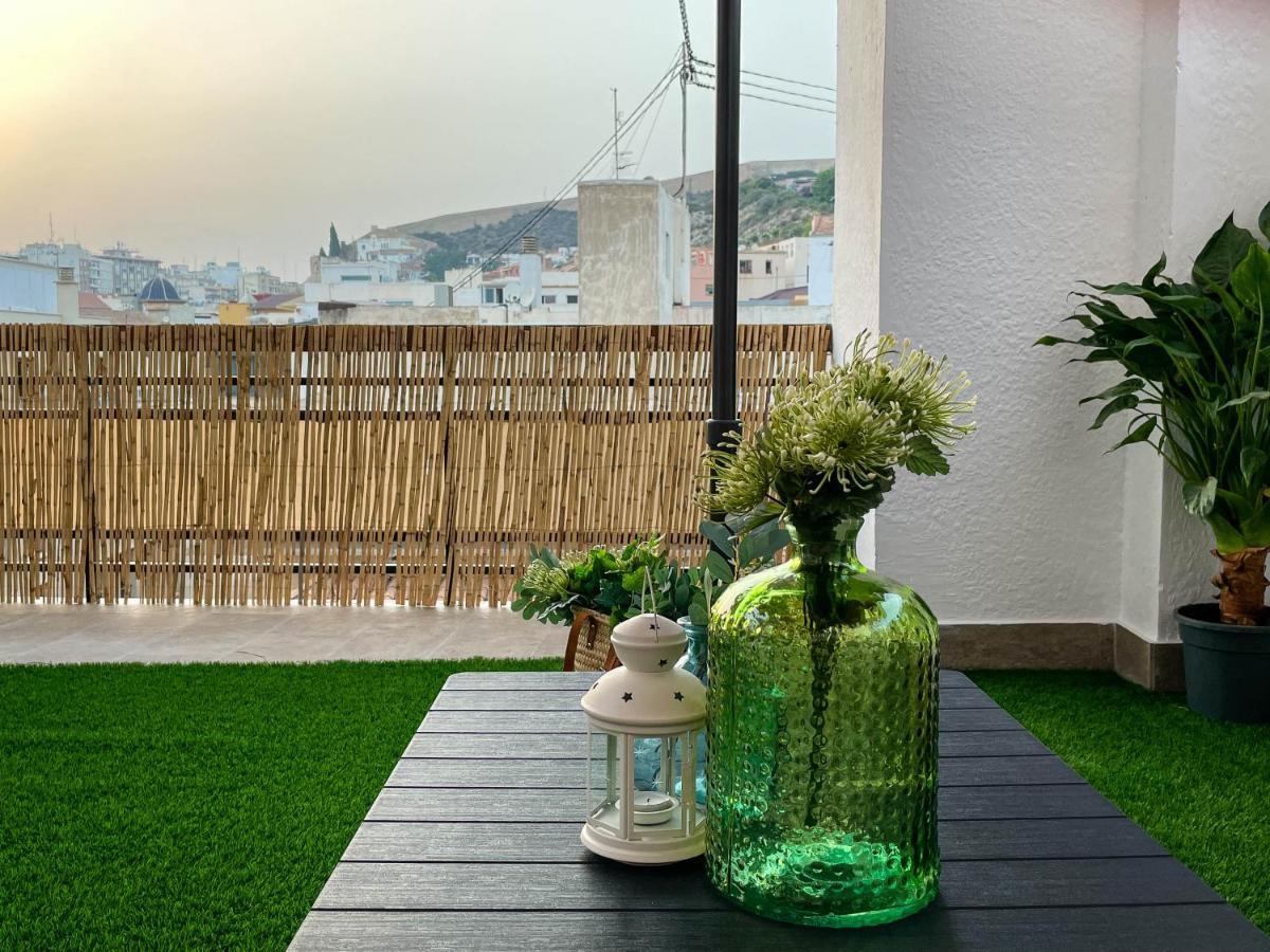 La Terraza. Vistas Al Castillo A 1 Min. De La Playa Alicante Bagian luar foto